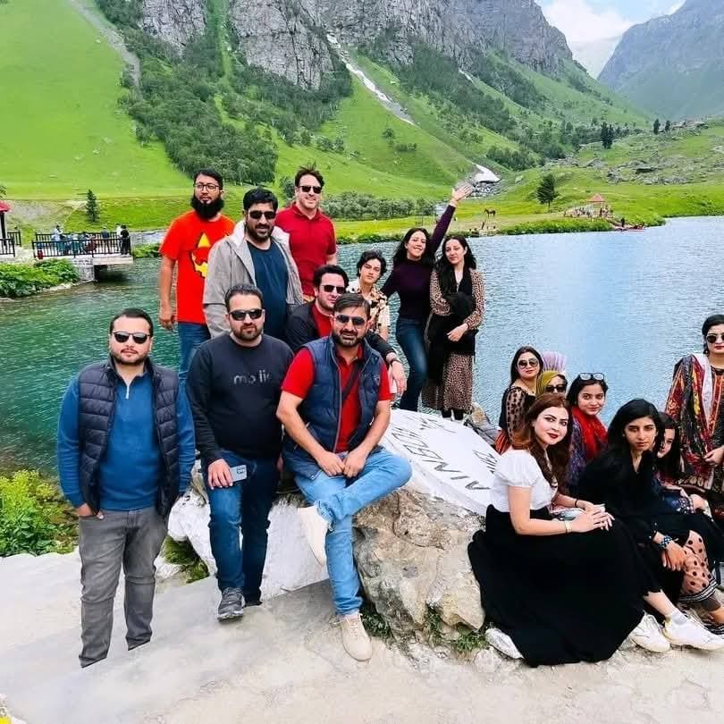 Kashmir Family Escape 4 Days — Peshawar → Muzaffarabad → Neelum → Sharda/Arang Kel → back
